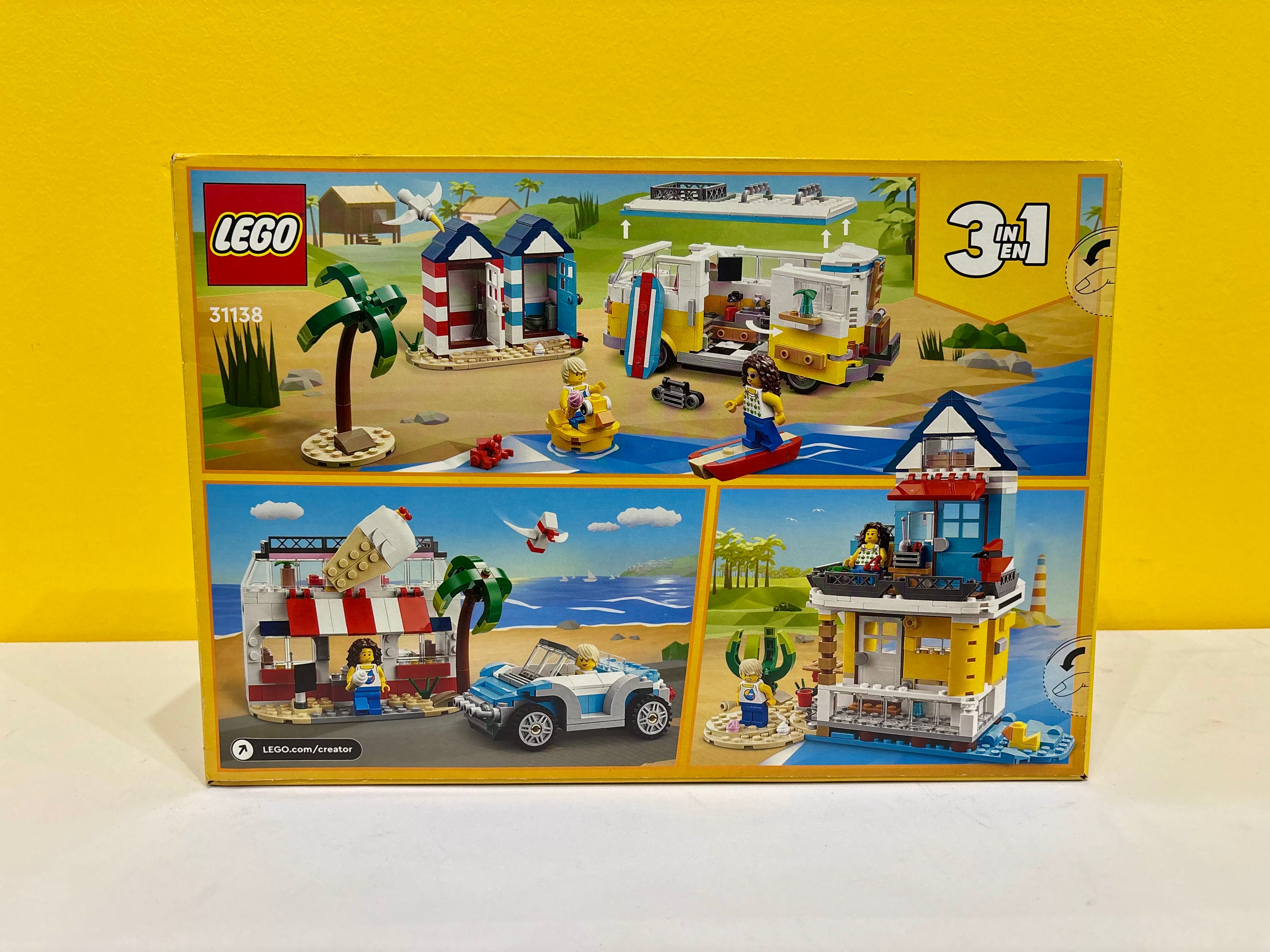 31138 Beach Camper Van