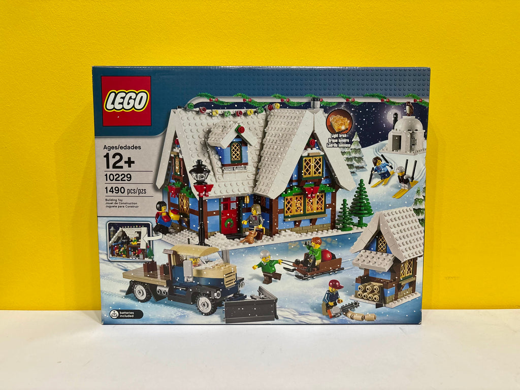 10229 Winter Village Cottage