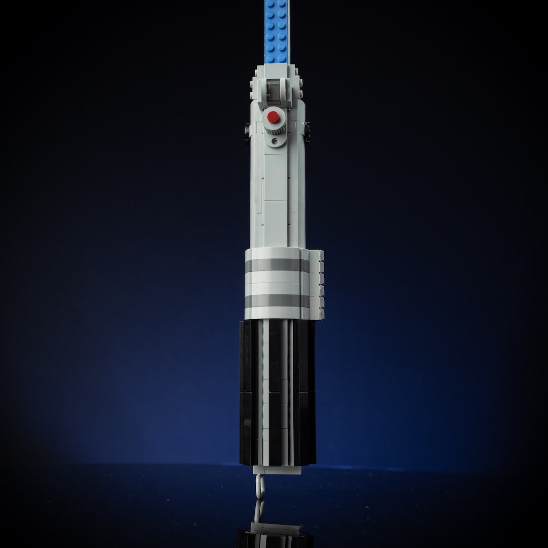 Bricker Builds - Luke Skywalker (blue) - Saber Life-Sized Replica
