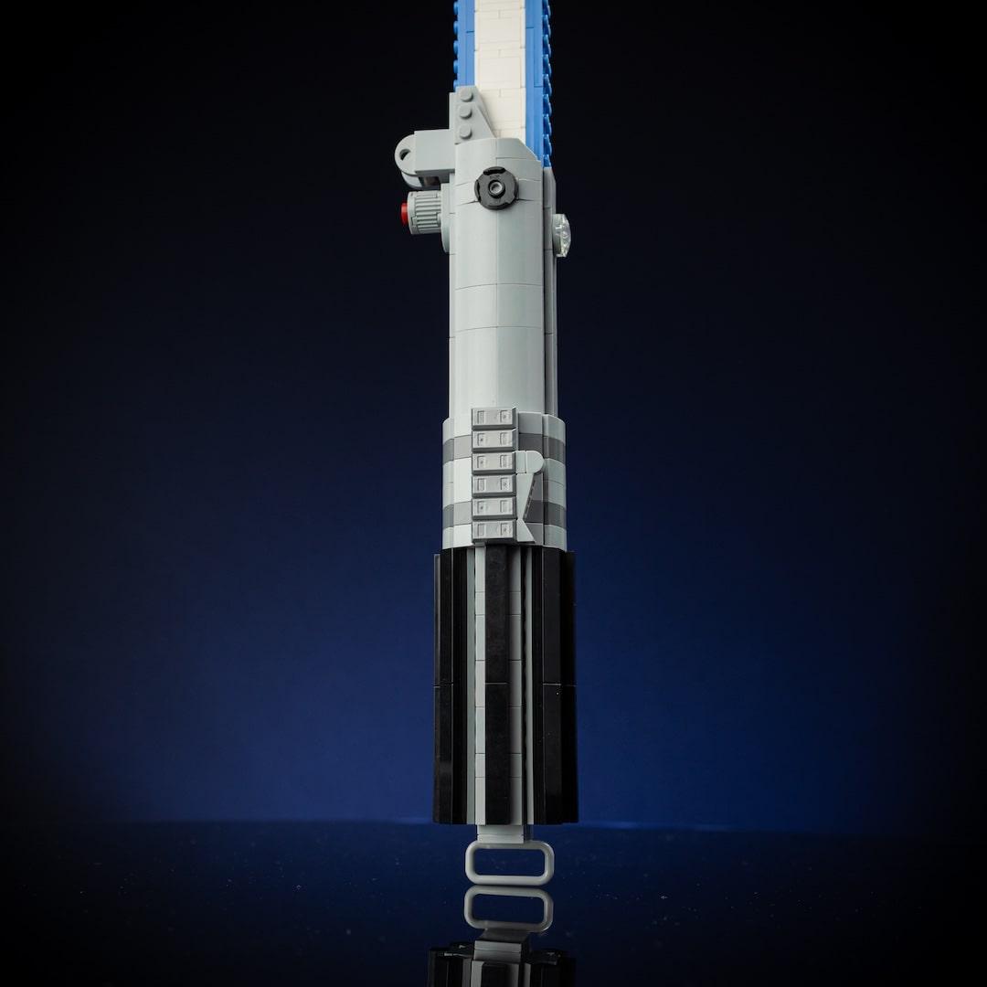 Bricker Builds - Luke Skywalker (blue) - Saber Life-Sized Replica