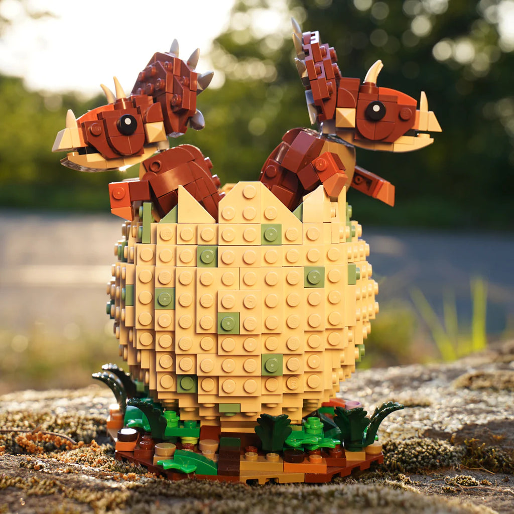 Bricker Builds - Triceratops Dino Egg