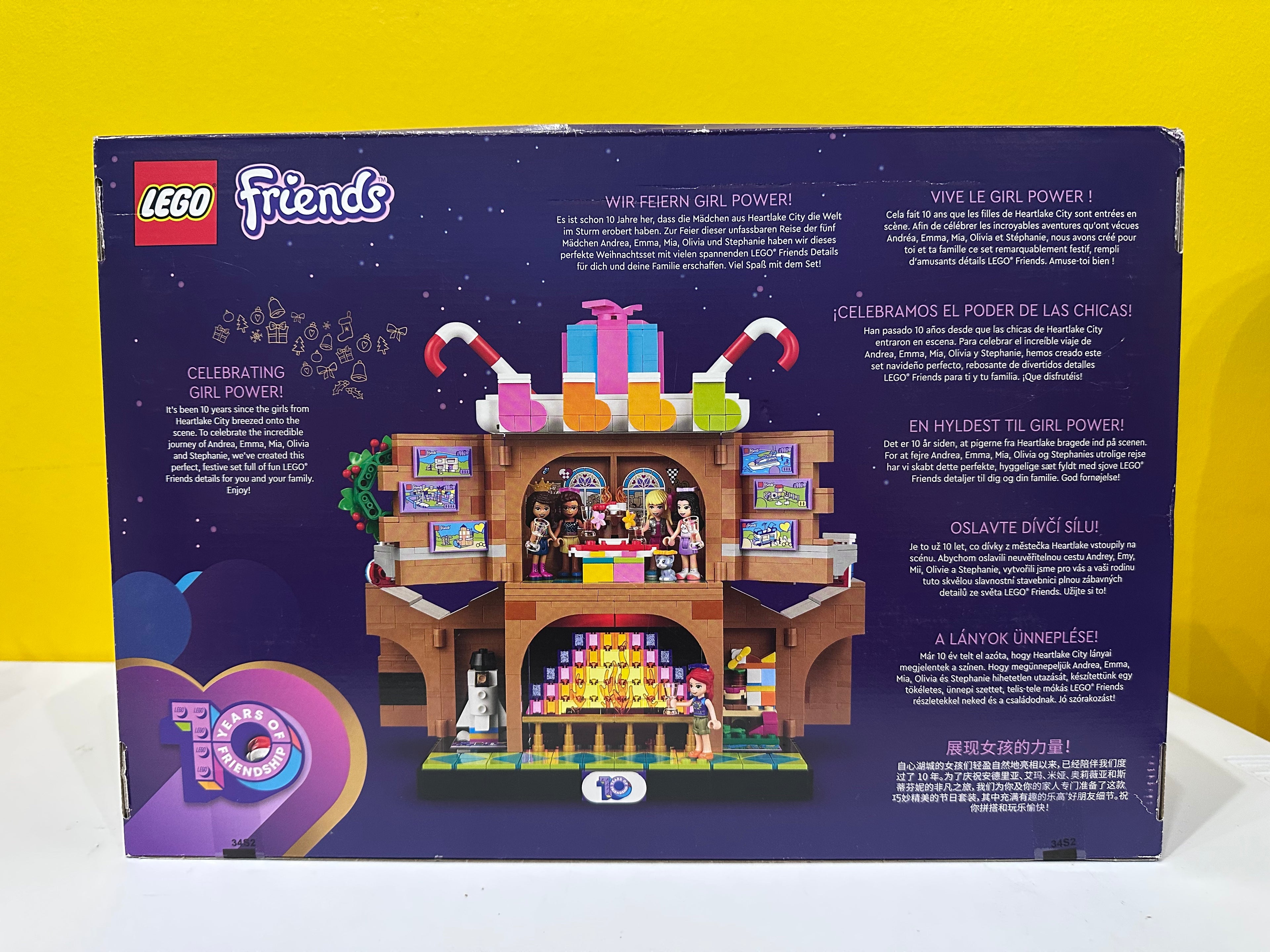 4002022 - 2022 Employee Exclusive - 10 Years of Friendship