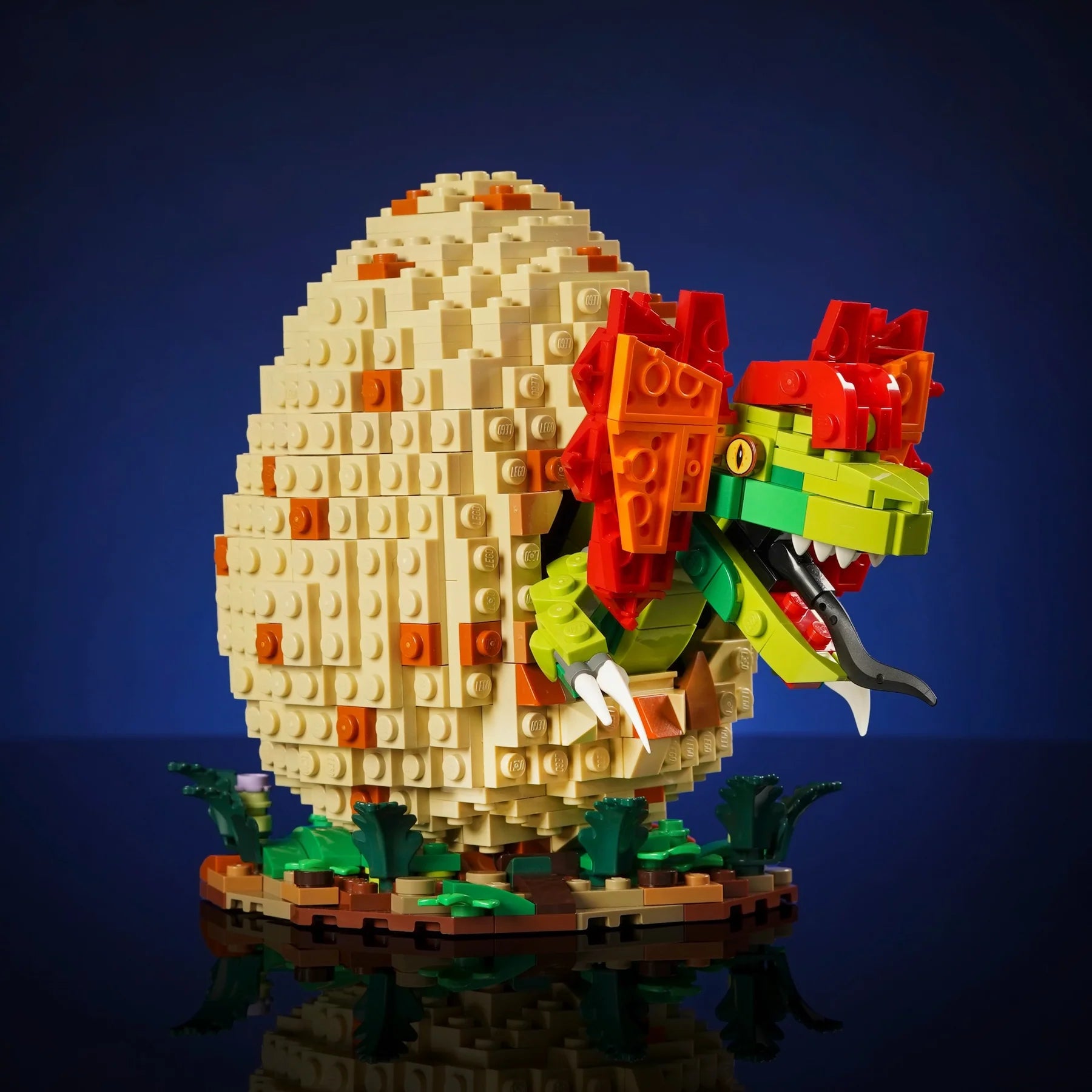 Bricker Builds - Dilophosaurus Dino Egg