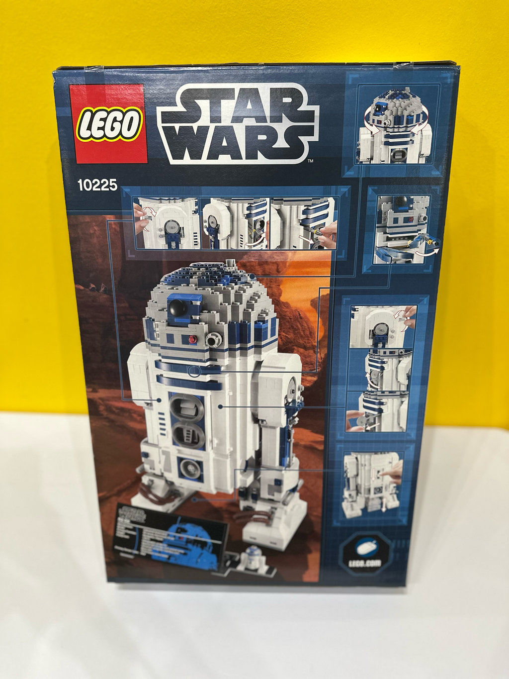 10225 R2-D2 - UCS